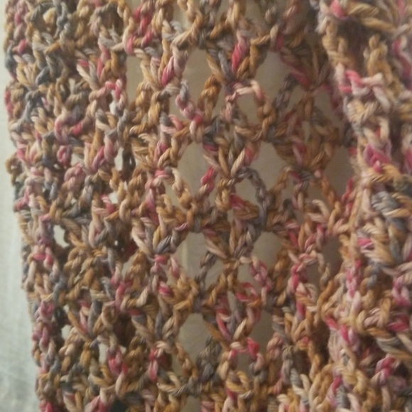 Handmade versatile infinity scarf - Picture 3 of 7